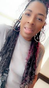 Man when I tell you this girl had me crying all morning laughing at her.  Listen if this post doesn't inspire you no matter how your life looks you  can praise God