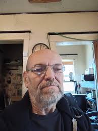 Constance Schell's Instagram, Twitter & Facebook