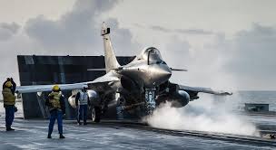 Le président de la république repart avec un chèque de 6,3 milliards d'euros après la vente de 24 rafale au qatar. Dassault Aviation Le Qatar Va Acquerir 24 Rafale Le Revenu