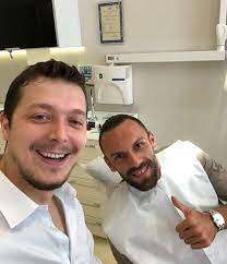 İtalya serie a ekiplerinden lazio'da 23 aralık 2020 fenerbahçe'den ayrıldıktan sonra henüz lazio'da beklenen seviyeye ulaşamayan vedat muriqi'nin. Fenerkolik Vedat Muriqi Dislerini Yaptiriyor Facebook