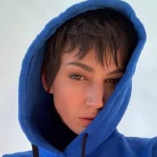 Úrsula corberó management contact details (name, email, phone number). Ursula Corbero Home Facebook