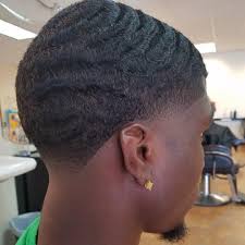 Beautifulbarbers Repost Corina Ladybarber Spinning Waves Fresh Taper Nofilter Waves Haircut 360 Waves Hair Lightskin Haircuts