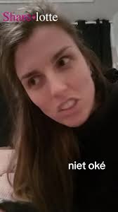 Moeder Laten Zeoegen En Dochter Kijkt