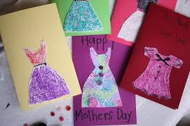 This mother's day card features a simple pattern created with a black gel pen and water!. Fancy Dress Mother S Day Card For Kids To Make Happy Hooligans