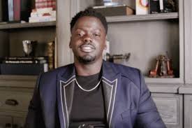 I'm sorry, folks, i made a mistake—it's right here on the card, foxx said when he announced straight outta compton. Daniel Kaluuya Technical Glitch Kicks Off Golden Globes 2021 Vanity Fair