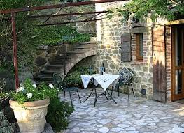 Courtyard Tuscan Style Garden Tuscan Style Tuscan Decorating