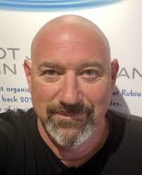 Eric Hoh's Instagram, Twitter & Facebook