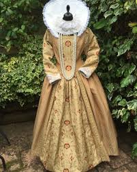 Also, when mary queen of scots was beheaded, elizabeth recognized the need for her opponent's death, but wished it could have been carried out through a quieter method like poisoning. Gold Brocade Queen Elizabeth 1st Masquerade