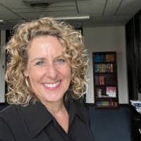 Beth Reich's Instagram, Twitter & Facebook