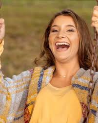 Madelyn Grubbs's Instagram, Twitter & Facebook