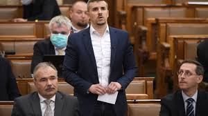 Jakab arról beszélt, hogy szerinte a miniszterelnök elszúrta a járványkezelést. Jakab Peter Orban Vejerol Akart Beszelni A Parlamentben De Elnemitottak A Mikrofonjat Ellenszel