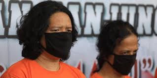 Salah satu artis yang harus menjalani pemeriksaan, yaitu dwi sasoni, roy kiyoshi, naufal. Jh Musisi Ditangkap Terkait Narkoba Jaka Hidayat Eks Drummer Band Bip Merdeka Com