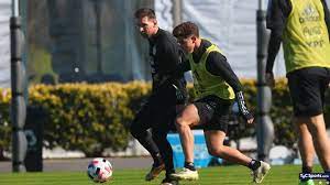 Jun 10, 2021 · el joven delantero se quedó afuera de la lista pero debe mantener el bolso armado y estar atento a cualquier llamado. Seleccion El Posteo Viral De Julian Alvarez Con Messi En 2015 Tyc Sports