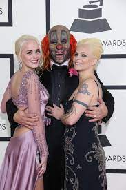 Corey taylor, slipknot's lead vocalist, posted black images to his social media accounts after news of his death broke, as did crahan. Slipknot S Shawn Clown Crahan Daughter Gabrielle Dies Funeral Set