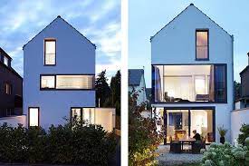 kleine grundflache mit schoner treppen losung martin falke haus schmales grundstuck schmales haus grundrisse architektur