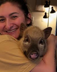 Had an Amazing week visiting my Brinnie and Jesse! Got to spend time with  my sis and my neice and lots and lots of time w my Grand Piggy Nutmeg! Best  week