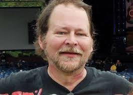 Carol Dail's Instagram, Twitter & Facebook