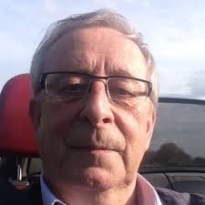 Delighted to share my STUNNING 2025 livery for the Porsche Sprint Challenge  Championship 😍 A massive thankyou to Hudson Group for doing such a  spectacular job again… 🩵 More to follow 🙈