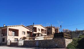 Encuentra tu casa rural en riopar de alquiler íntegro o por habitaciones, comparando en nuestro buscador precios, ofertas y opiniones de casas rurales con encanto en riopar y disfruta del turismo. Casas Rurales La Loma Casa Rural En Riopar Albacete