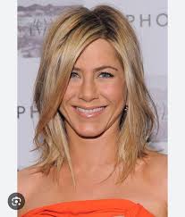 Sinabi ng teacher ko na 90° ang gupit na ito pero hindi ko makita: :  r/Cosmetology