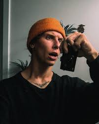 Baby Yoda is big chillinnn