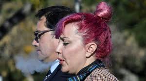 Abgekämpft: Amanda Bynes nach Flucht aus Entzug gesichtet