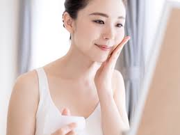 外出自粛は美肌チャンス。メーカー研究員も推す「手作り化粧水」：telling,(テリング)