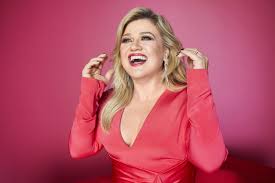 Acknowledging everyone she works with that contribute to the kelly clarkson show, the songstress host accepts the daytime emmy for outstanding entertainment talk show host. Kelly Clarkson Shares Her Life Advice You Can T Fix People