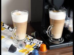 Makes espresso, lattes, cappuccino, and regular brewed coffee with just a single touch of a button De Longhi Nespresso Lattissima Touch Schwarz Grau Ab 123 49 Preisvergleich Von Pricex De