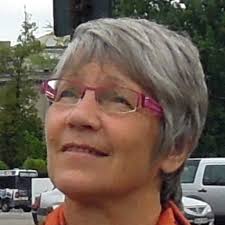 Is someone interested in the comparison between syndroms of chronic pain  and Post Traumatic Stress Disorders?