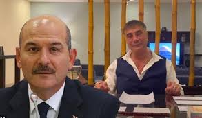 İsmail saymaz, barış yarkadaş, elfin tataroğlu ve gürkan hacır yeni yayın döneminde tekrar halk tv ekranlarında gündeme dair değerlendirmelerde bulundu. Sorular Suleyman Soylu Ya Cevaplar Sedat Peker Den Boldmedya