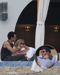 She's set to celebrate 10 years of marriage to american actor john krasinski, with whom she shares two daughters, on july 10. John Krasinski Starportrat News Bilder Gala De