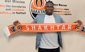 Lassina chamste soudine franck traoré (born 12 january 2001) is a burkinabé professional footballer who plays as a forward for dutch club ajax in the eredivisie and for the national team of burkina faso. Lc Z0jl7nimglm
