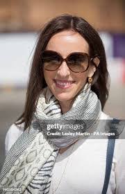 Lesley Peter's Instagram, Twitter & Facebook