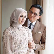 Gaun Kebaya Modern Laudya Cynthia Bella Jpg 640 640 Pernikahan Gaun Kebaya Modern Resepsi