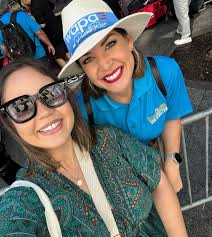 Mónika Candelaria added a new photo.