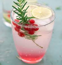 Le Cocktail Sans Alcool Rio Est Un Cocktail Compose De Jus D Orange Limonade Sirop De Grenadine Glacons Et Decore De Ro En 2020 Cocktail Sans Alcool Alcool Cocktail