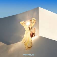 Natten till den 9 juni 1995 åker tre, tungt beväpnade män ut på en våldsam roadtrip genom västsverige. Astrid S New Music Friday