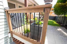 Powder coated aluminum balusters are available in rich colors, several different aluminum baluster designs and come with a lifetime warranty on the finish. Veranda Deck Railing Kit Round Balusters Peak Products Canada