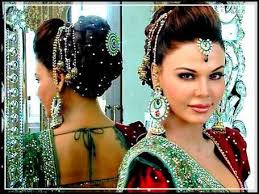 South indian brides are known for their signature hairstyle that is a sorted mix of bun and braid could be the best for you too that is flooded with floral strings. Best Indian Wedding Bridal Hairstyle Style You 7