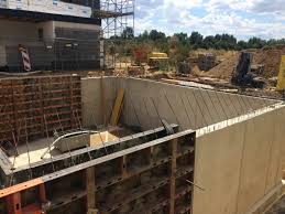 Nach dessen aushärten folgt das ausschalen. Ausschalung Der Betonwande Fur Das Kellergeschoss Pictura Creativhaus Bergisch Gladbach Bonn