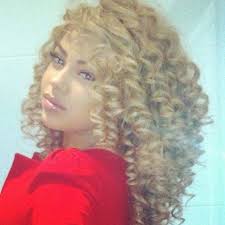 Enilecor 2 tones blonde mixed golden highlights wigs 20 inch medium long curly natural women heat resistant synthetic hair cosplay party wig with side bangs+ wig cap ? Loose Blonde Spirals Blonde Hair Girl Hair Styles Curly Hair Styles