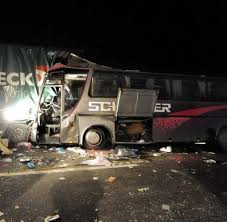 Auf der a13 hat es am freitag einen schweren unfall mit einem reisebus gegeben. Reiseverkehr Deutscher Bus Verungluckt Bei Wien Sechs Tote Welt