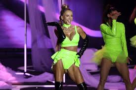 Drugiego dnia festiwalu magiczne zakończenie wakacji zobaczymy największe gwiazdy polskiej sceny muzycznej w niezwykłym konkursie na przebój lata! 6n Knx5rr6tysm