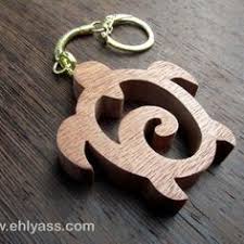 Porte Cles En Bois De Sapelli Tortue En Chantournage Porte Cles En Bois Bijoux En Bois Modeles Pour Scie A Chantourner