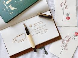 A yummy grail achieved. ☺️☕️ Pelikan M200 Cafe Creme, upgraded with an M400  EF gold nib, and inked up with @robertostersignature Caffe Crema 🤤 ahhhh  soothe