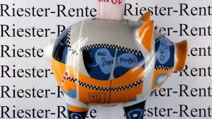Anlass zur einführung der riesterrente war die altersvorsorgereform in den jahren 2000 und 2001, welche die durchschnittsrente von 70% auf 67% reduzierte. Serie Riester Rente Mit Kindern Ertragreich Nur Nichts Fur Bequeme Archiv