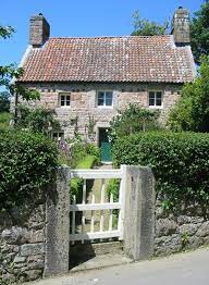Google Image Result For Http Upload Wikimedia Org Wikipedia Commons C C0 Le R Cottage Exterior Country Cottage Decor Romantic Cottage