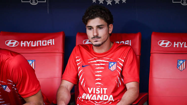 بطل الأحداث ألفاريز يبقى في أتلتيكو مدريد