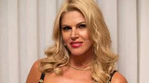 SBT vai processar Val Marchiori por declarações polêmicas sobre Lívia  Andrade